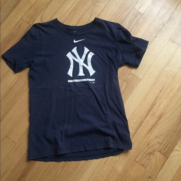 Bundle of 2 NYYankees T-shirts ⚾️ - Picture 4 of 7